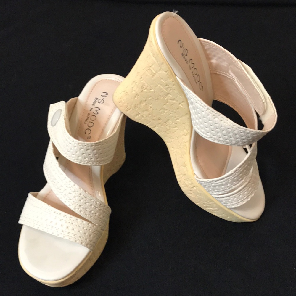 N’s Mode cream wedge heels size 5